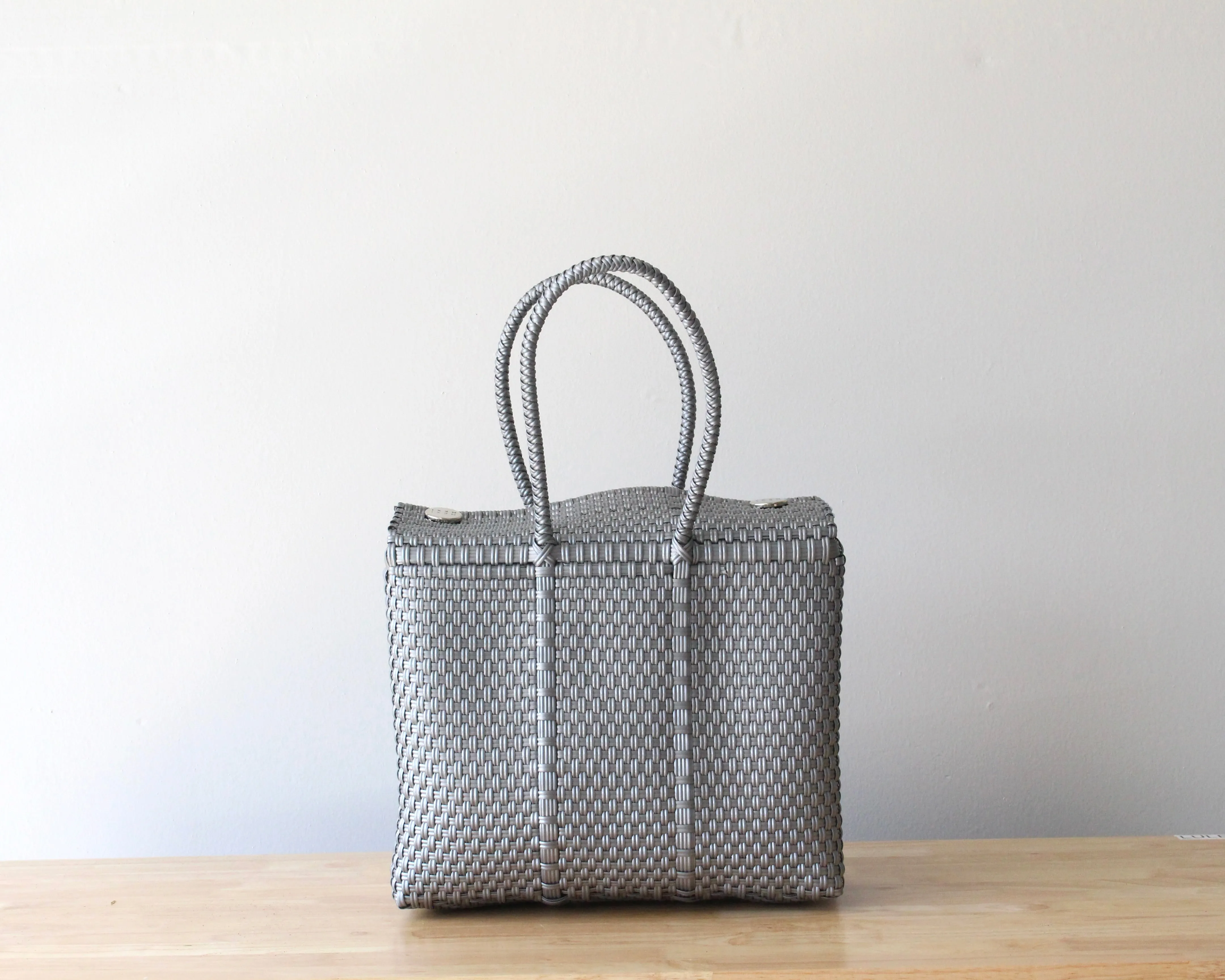 Silver Handbag by MexiMexi