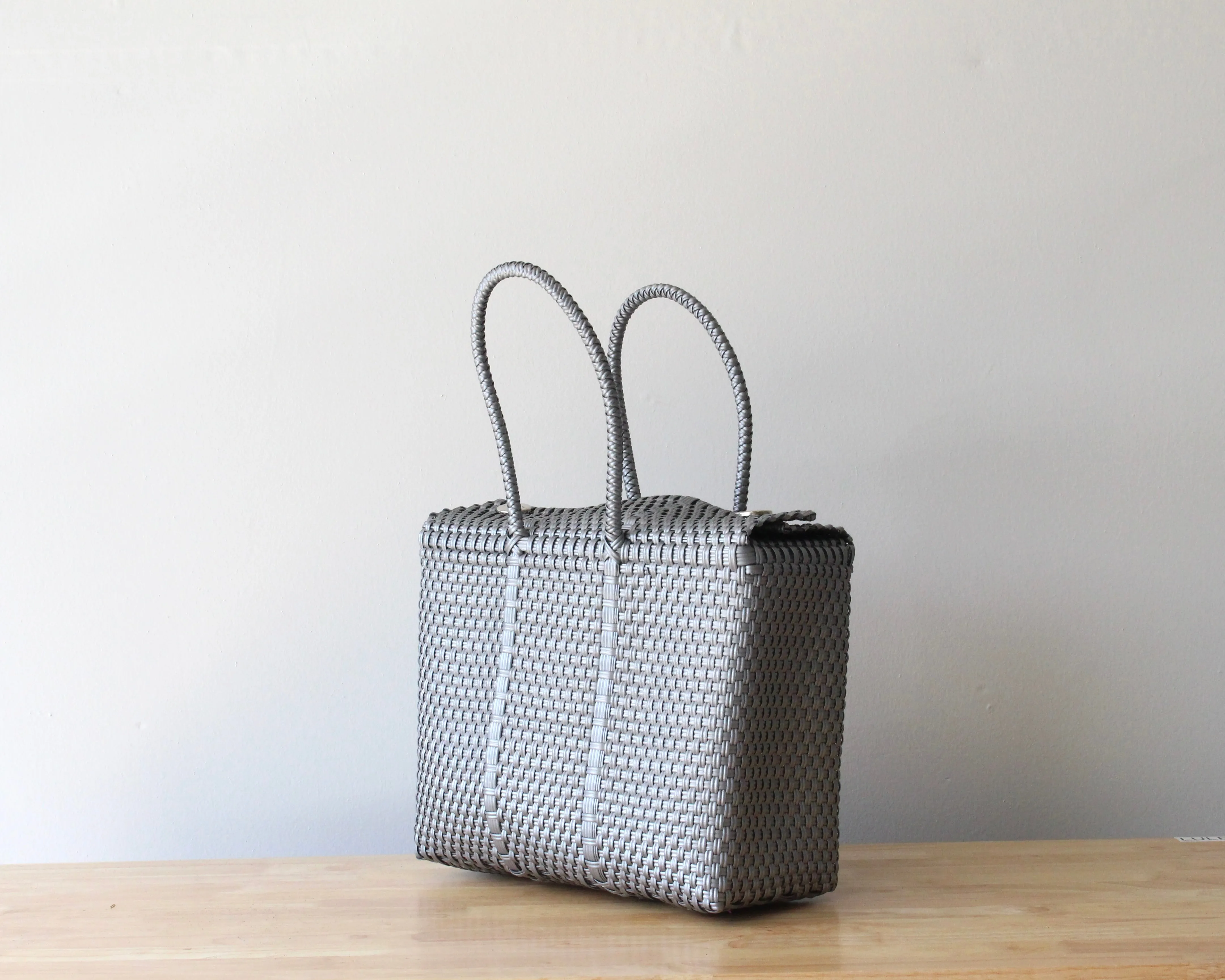 Silver Handbag by MexiMexi